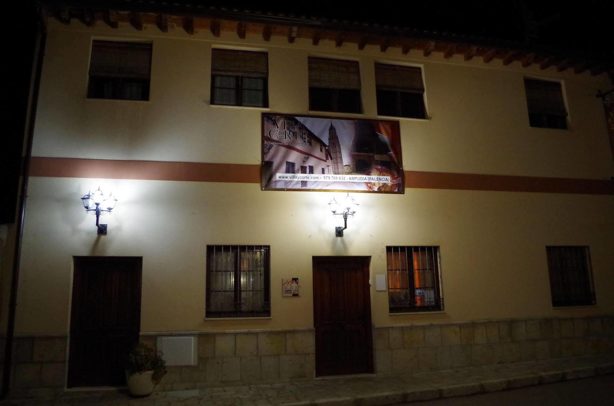 Hotel Rural Villa y Corte, Alojamientos Turísticos Ampudia Exterior foto
